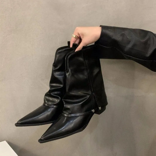 Elegante und stützende orthopädische Stiefel