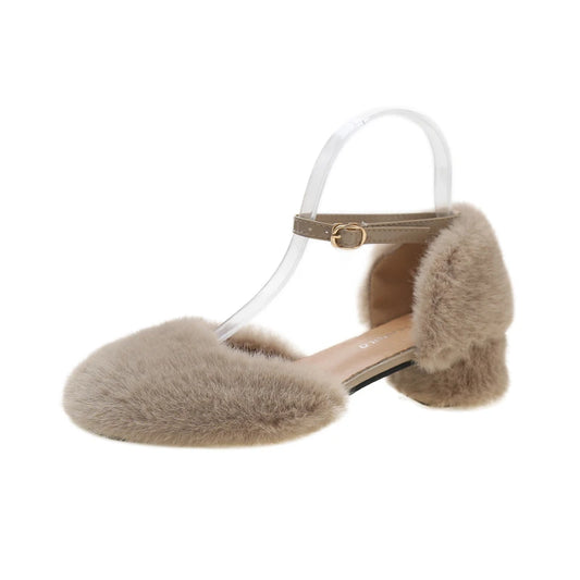 Modische und stützende orthopädische Sandalen