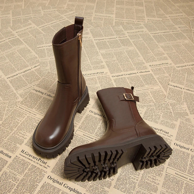 Stützende und trendige orthopädische Stiefel