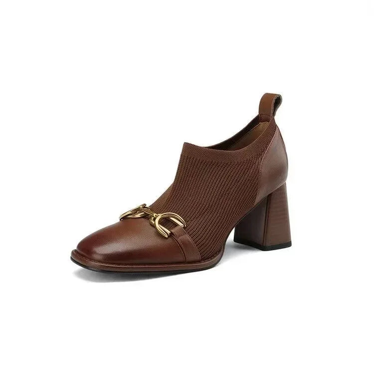 Bequeme und modische orthopädische Stiefel