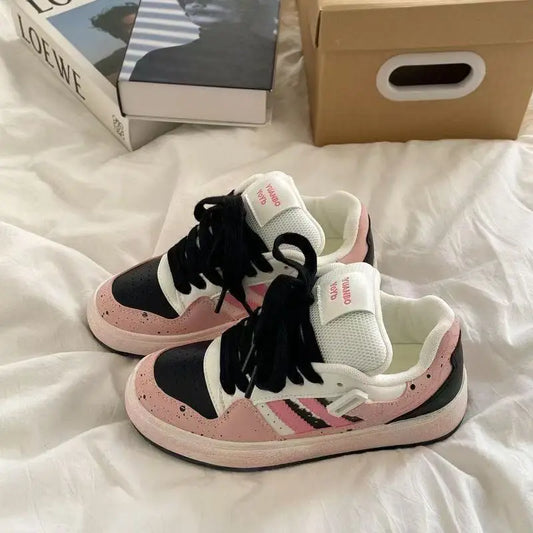 Elegante und stützende orthopädische Turnschuhe
