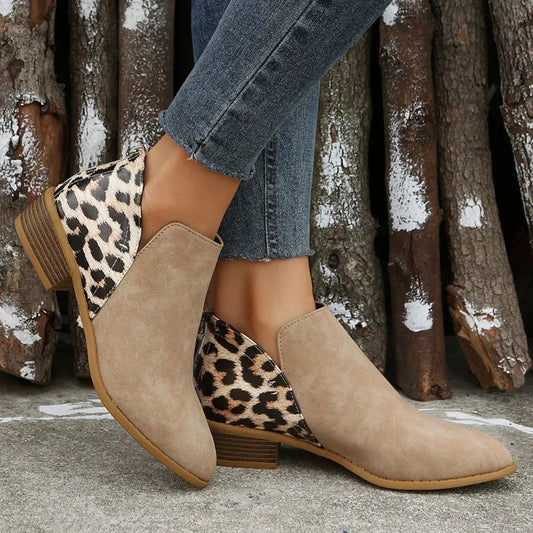 Bequeme und modische orthopädische Stiefel