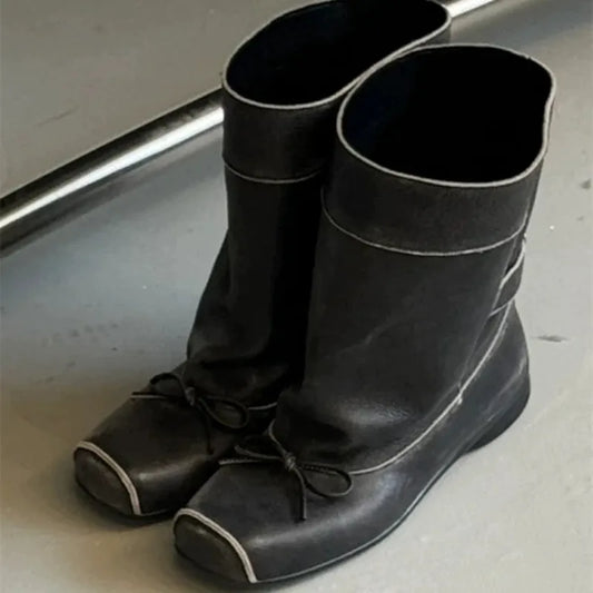 Lässige und stützende orthopädische Stiefel