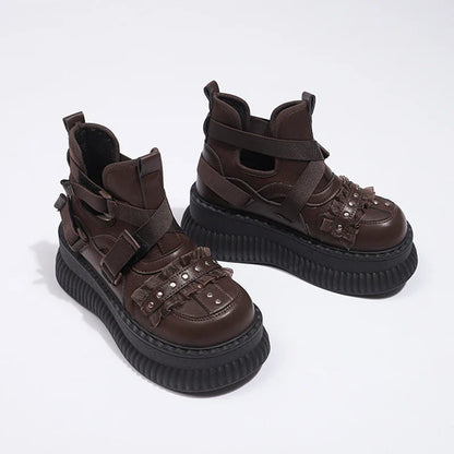 Maßgeschneiderte und bequeme orthopädische Sandalen