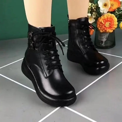 Modische und stützende orthopädische Stiefel