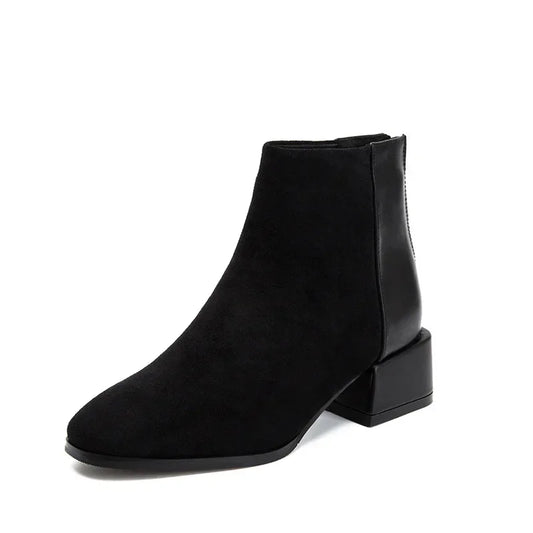 Bequeme und modische orthopädische Stiefel