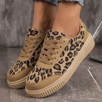 Bequeme und modische orthopädische Turnschuhe