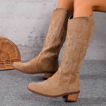Modische und stützende orthopädische Stiefel