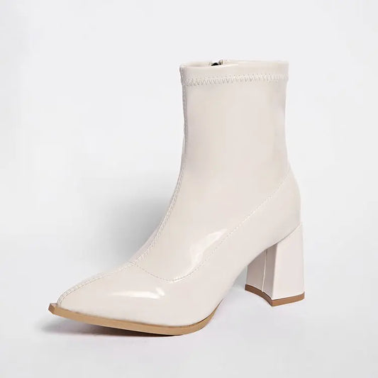 Lässige und stützende orthopädische Stiefel