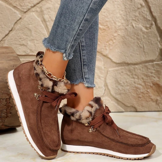 Stützende und trendige orthopädische Stiefel