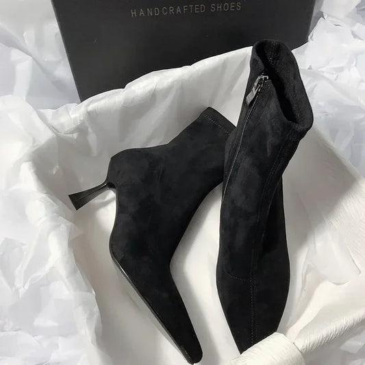 Stützende und stilvolle orthopädische Stiefel