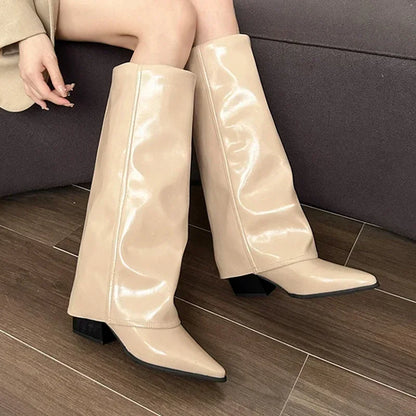 Stützende und stilvolle orthopädische Stiefel