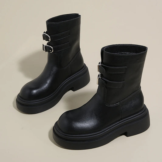 Lässige und stützende orthopädische Stiefel