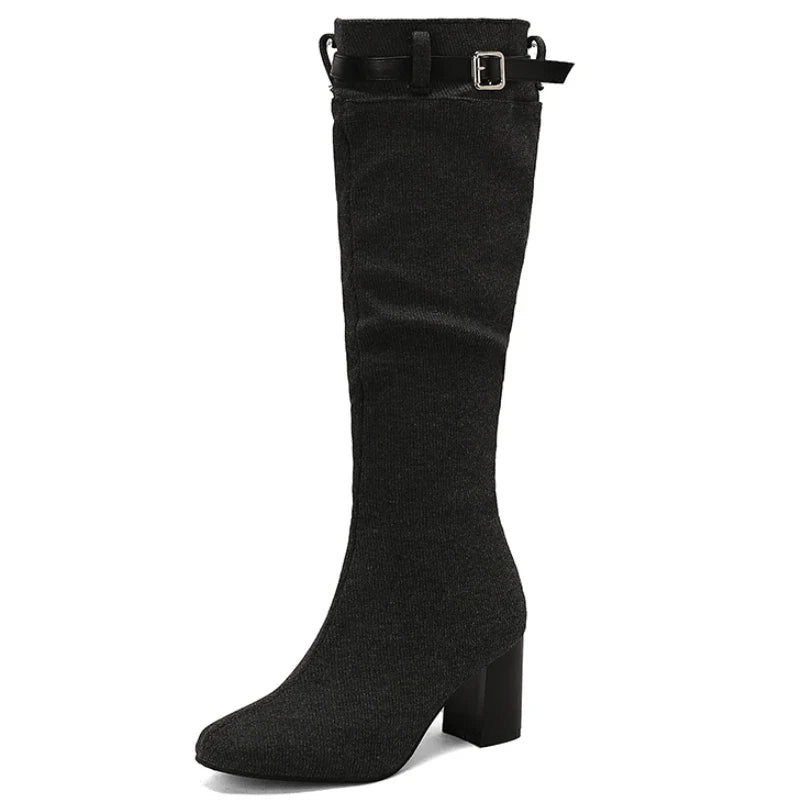 Stützende und stilvolle orthopädische Stiefel