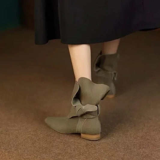 Modische und stützende orthopädische Stiefel
