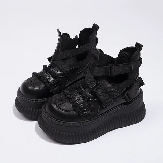 Maßgeschneiderte und bequeme orthopädische Sandalen