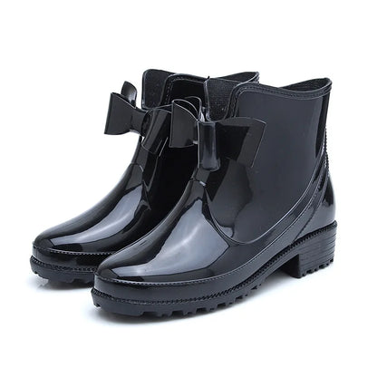 Elegante und stützende orthopädische Stiefel