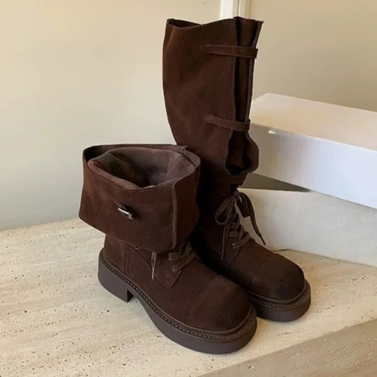 Lässige und stützende orthopädische Stiefel
