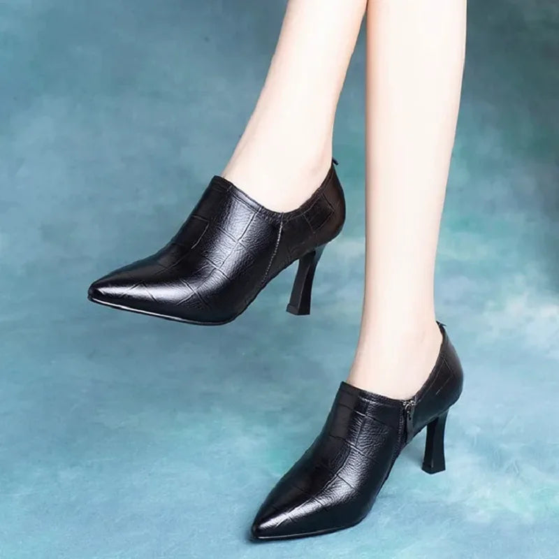 Elegante und stützende orthopädische Stiefel