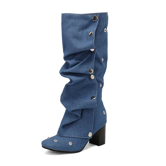Bequeme und modische orthopädische Stiefel