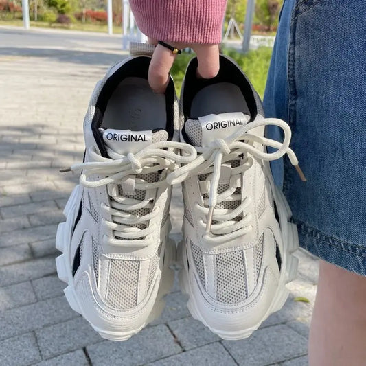 Maßgeschneiderte und bequeme orthopädische Turnschuhe