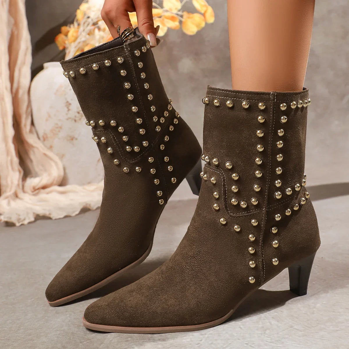Stützende und stilvolle orthopädische Stiefel