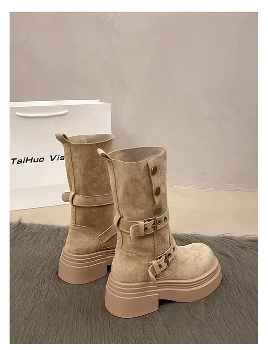 Bequeme und modische orthopädische Stiefel