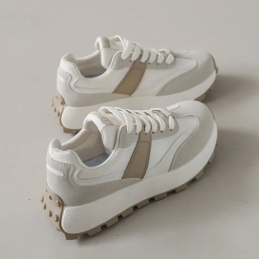 Modische und stützende orthopädische Turnschuhe