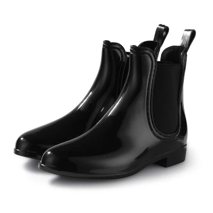 Elegante und stützende orthopädische Stiefel