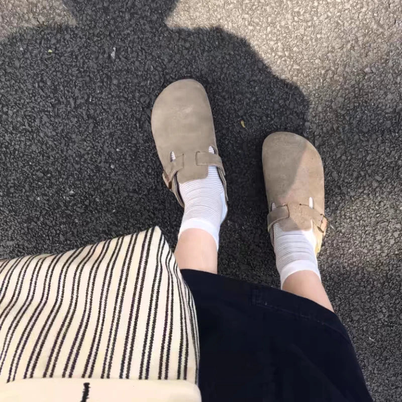 Maßgeschneiderte und bequeme orthopädische Sandalen
