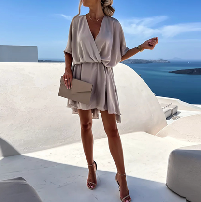 MW | Weites Minikleid mit sommerlichem Stil und modernem Design