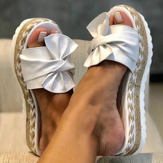 MW | | Trendige Sommersandalen mit Schleife