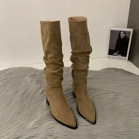 Lässige und stützende orthopädische Stiefel