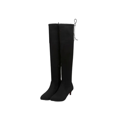 Elegante und stützende orthopädische Absätze