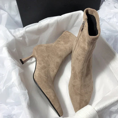 Stützende und stilvolle orthopädische Stiefel