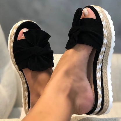 MW | | Trendige Sommersandalen mit Schleife