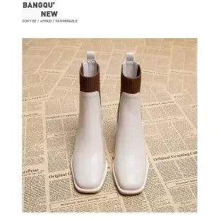 Stützende und trendige orthopädische Stiefel