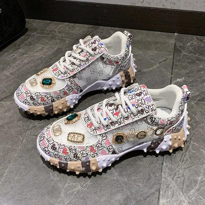 Modische und stützende orthopädische Turnschuhe