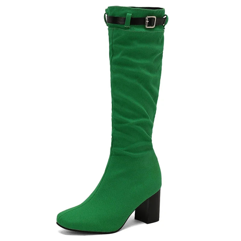 Stützende und stilvolle orthopädische Stiefel