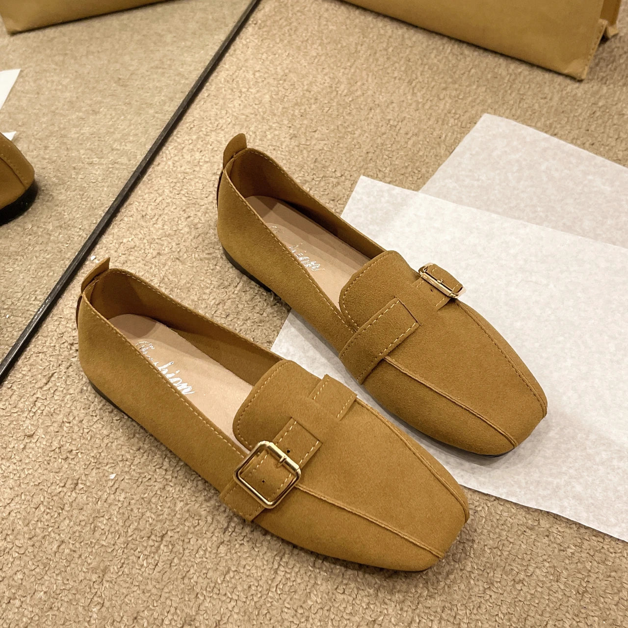 Elegante und stützende orthopädische Turnschuhe