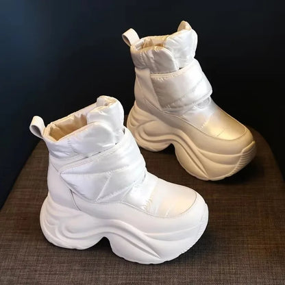 Lässige und stützende orthopädische Stiefel