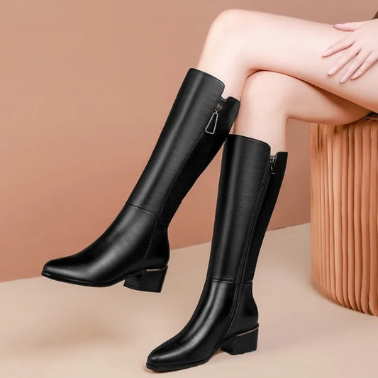 Lässige und stützende orthopädische Stiefel