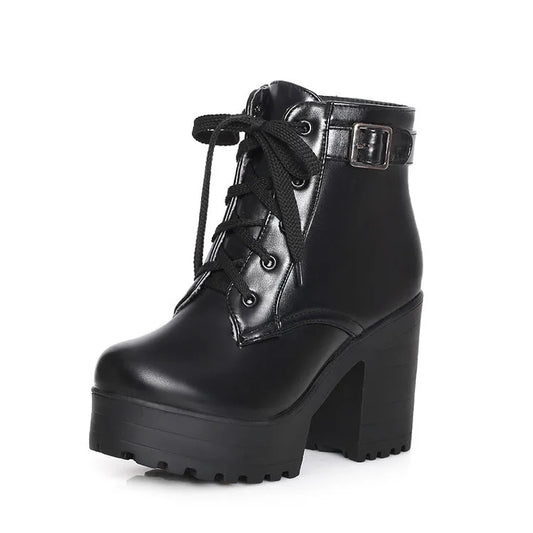 Bequeme und modische orthopädische Stiefel
