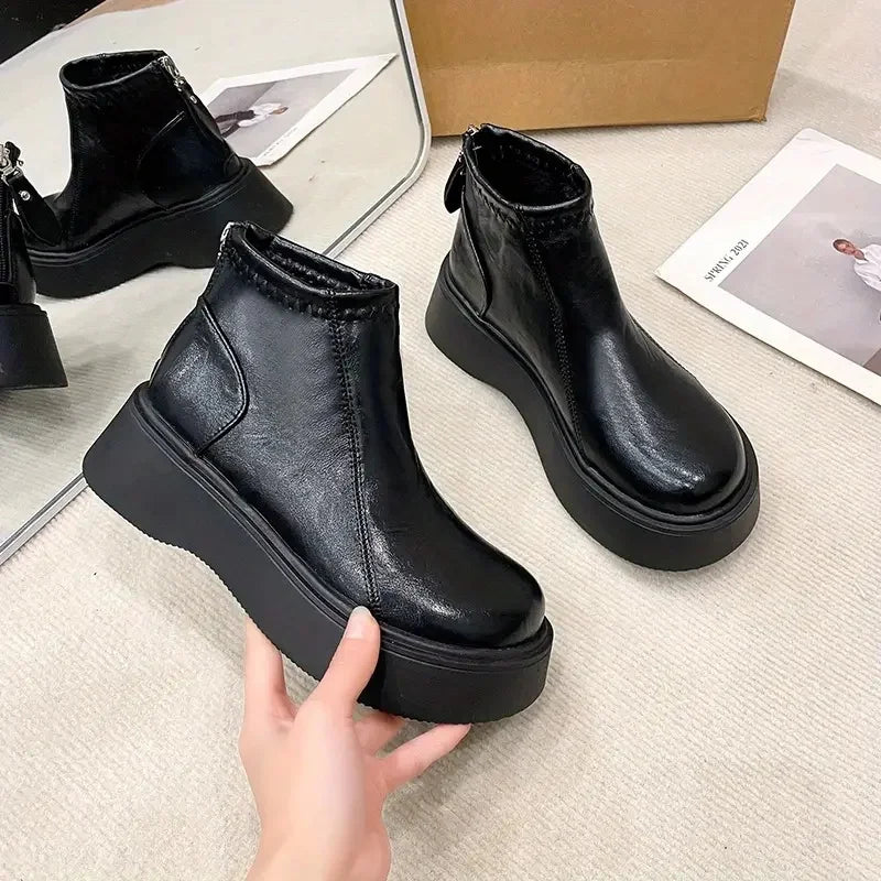 Bequeme und modische orthopädische Stiefel