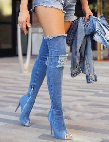Elegante und stützende orthopädische Absätze