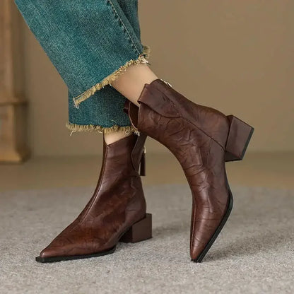 Bequeme und modische orthopädische Stiefel