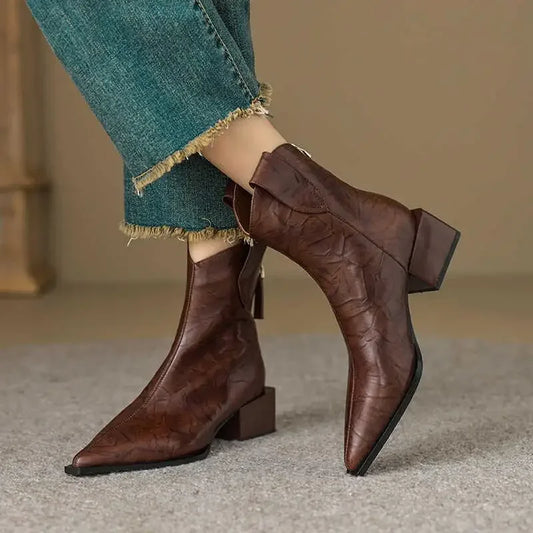 Bequeme und modische orthopädische Stiefel