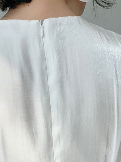 MW | Satin Midikleid mit Knopfverzierung