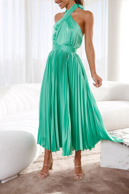 MW | Beaming Smile Satin Neckholder Plissee Midikleid