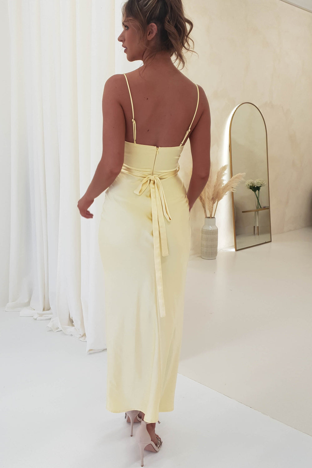 MW | Elegantes Midi-Abendkleid mit schmalen Trägern und trendigem Korsettdesign